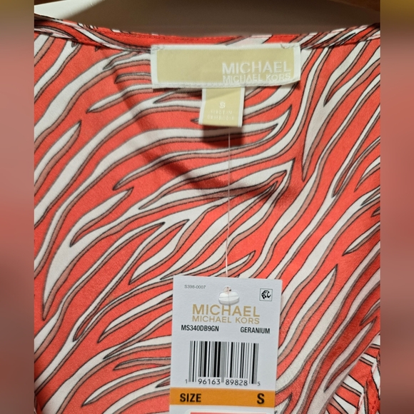 NWT Michael Kors top with chain detail. - Picture 5 of 6